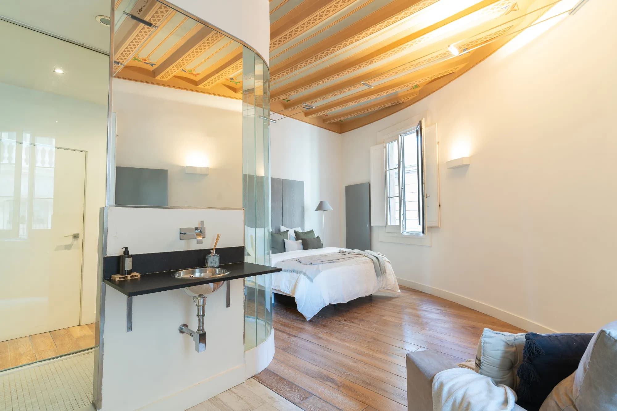 Private room in Barcelona photo 2